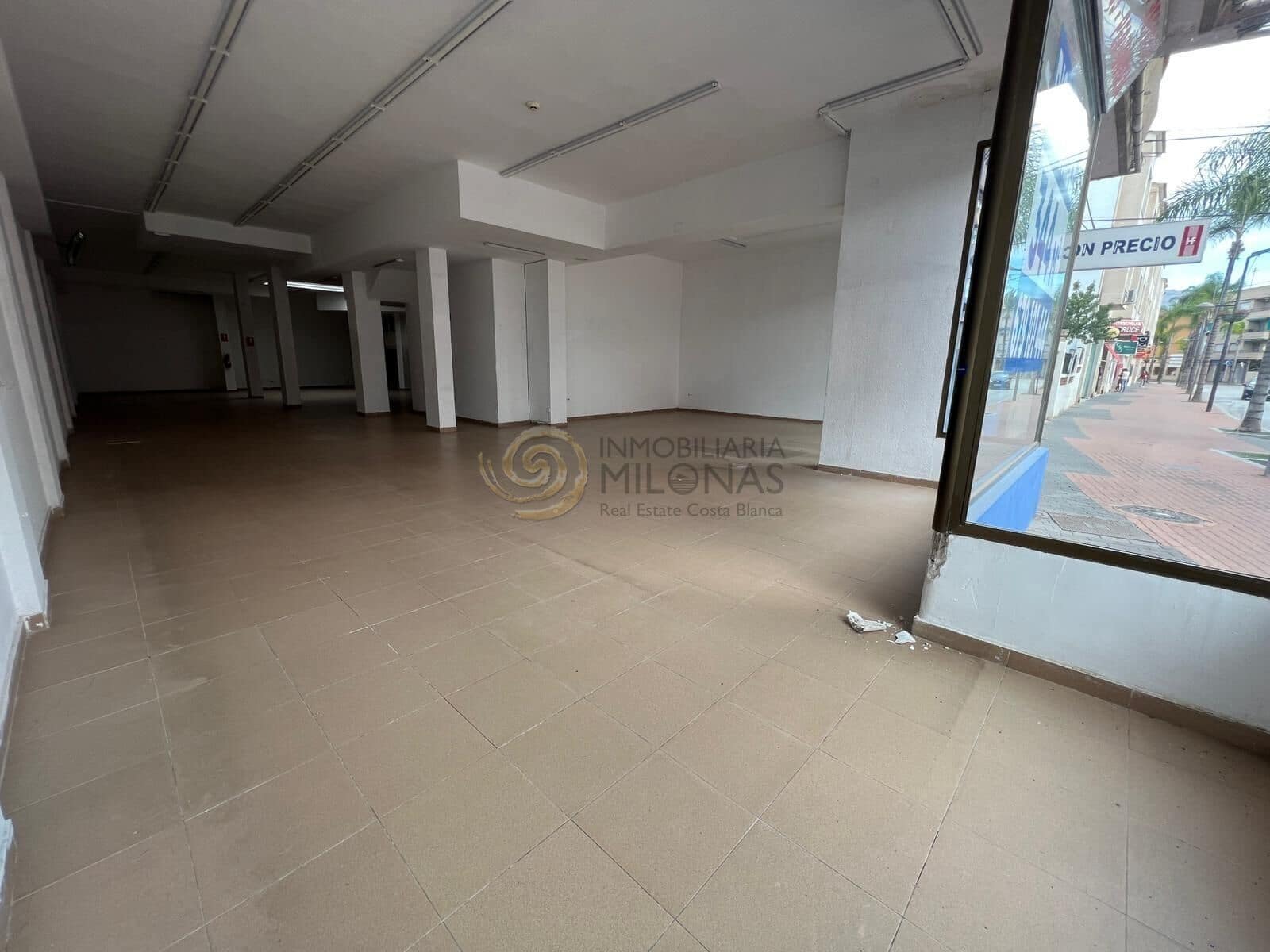 Erhverv til salg i La Nucia - € 410.000 (Ref: 8865932)