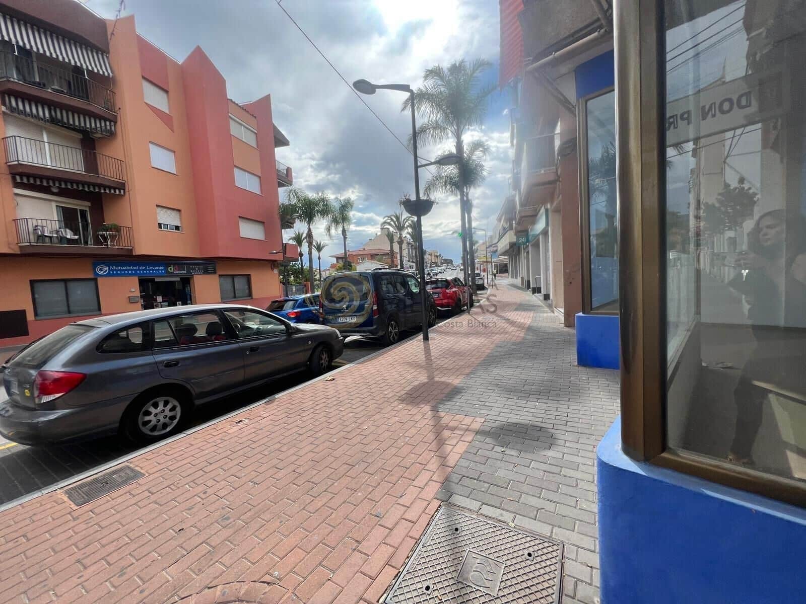 Erhverv til salg i La Nucia - € 410.000 (Ref: 8865932)