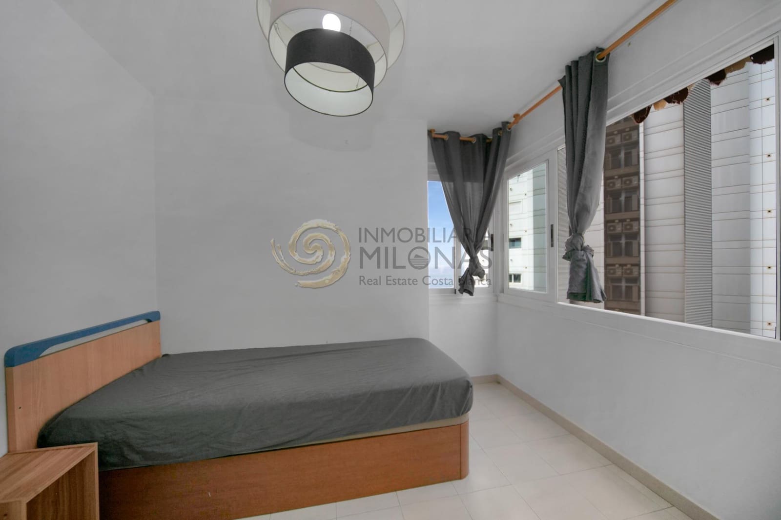 3 soveværelse Lejlighed til salg i Benidorm med swimmingpool - € 369.900 (Ref: 8865948)