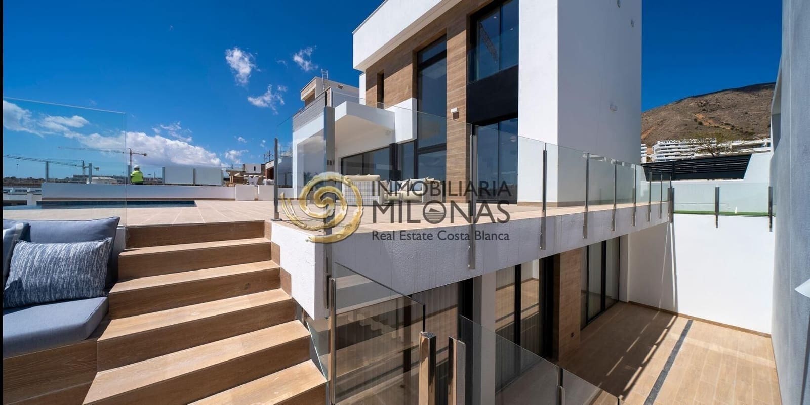 4 bedroom Villa for sale in Finestrat with pool - € 1,400,000 (Ref: 8865959)