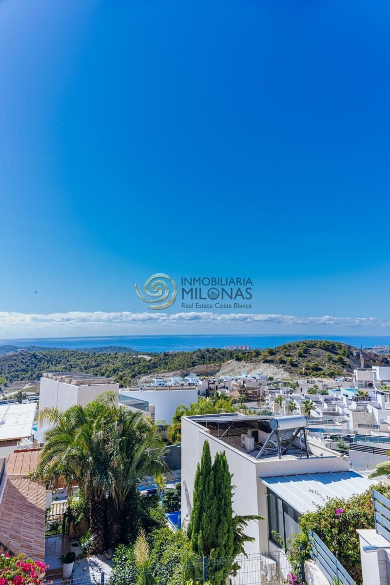 3 bedroom Villa for sale in Finestrat with pool - € 695,000 (Ref: 8865964)