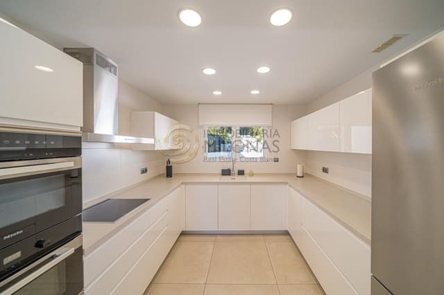 4 Zimmer Villa zu verkaufen in Alfaz del Pi / L'Alfàs del Pi mit Pool Garage - 1.195.000 € (Ref: 8865967)