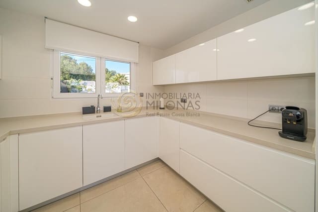 4 Zimmer Villa zu verkaufen in Alfaz del Pi / L'Alfàs del Pi mit Pool Garage - 1.195.000 € (Ref: 8865967)