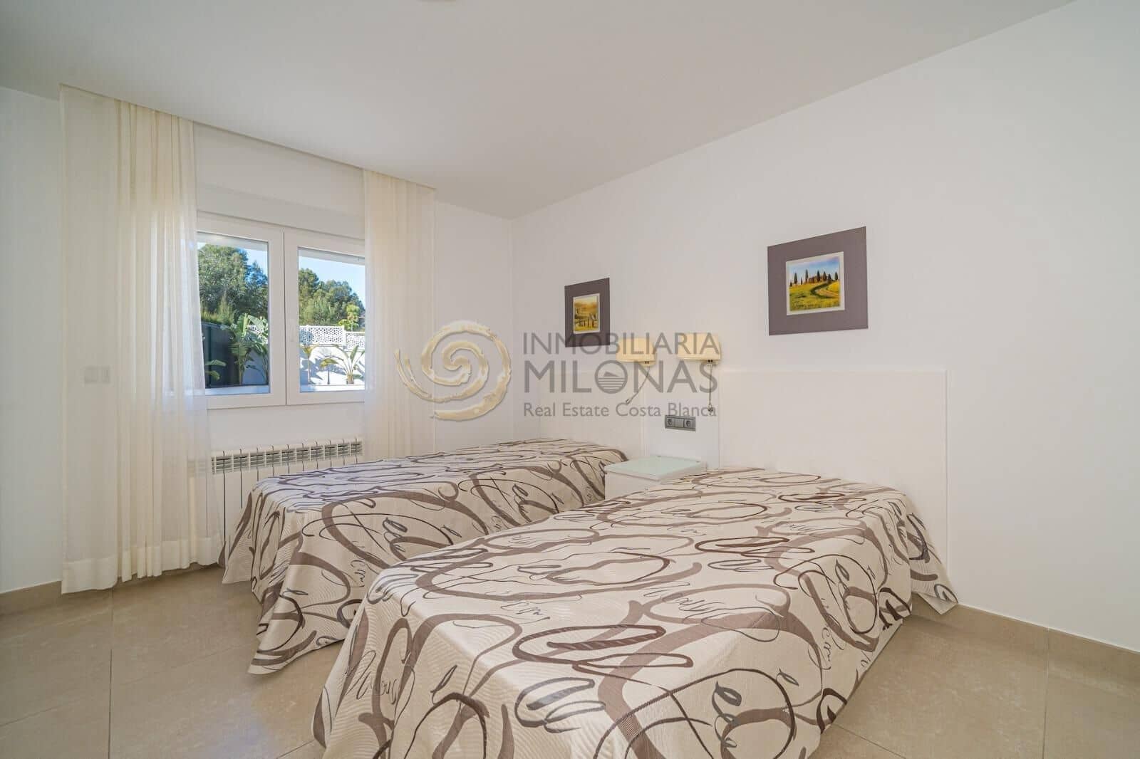 4 bedroom Villa for sale in Alfaz del Pi / L'Alfas del Pi with pool garage - € 1,195,000 (Ref: 8865967)