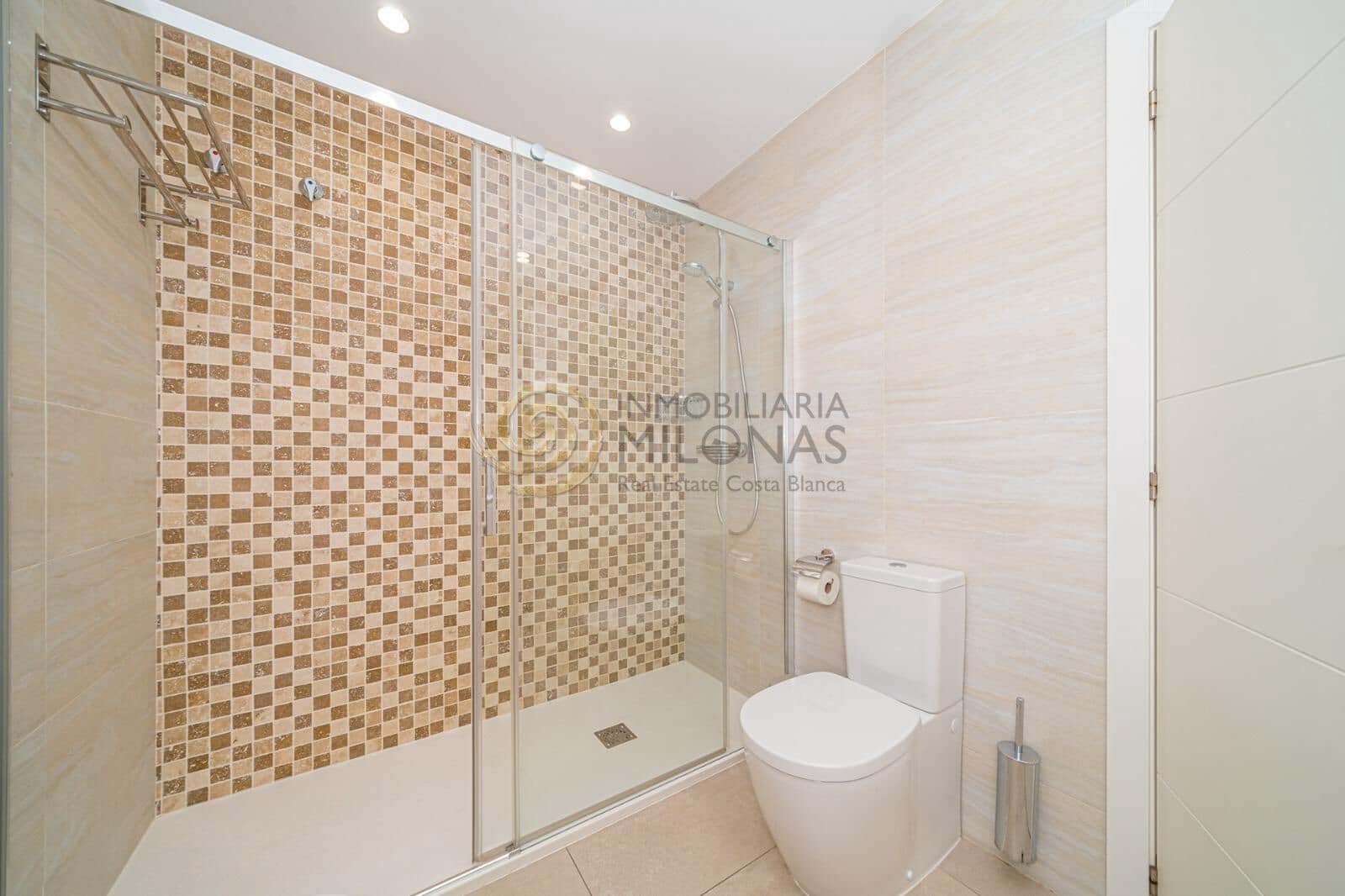 4 bedroom Villa for sale in Alfaz del Pi / L'Alfas del Pi with pool garage - € 1,195,000 (Ref: 8865967)