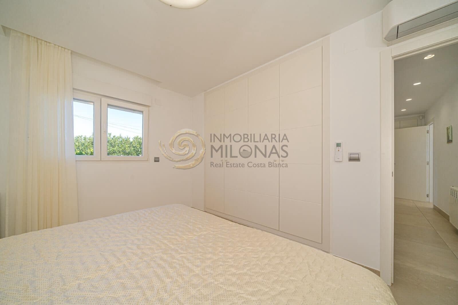 4 bedroom Villa for sale in Alfaz del Pi / L'Alfas del Pi with pool garage - € 1,195,000 (Ref: 8865967)