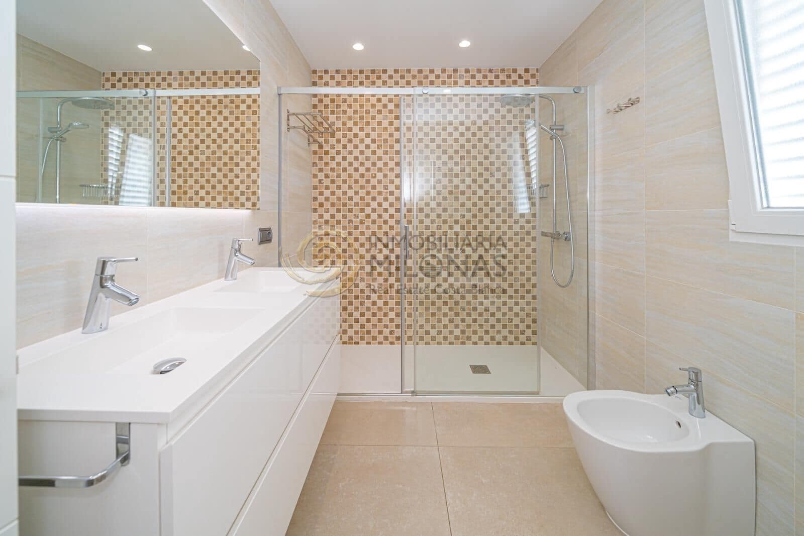 4 bedroom Villa for sale in Alfaz del Pi / L'Alfas del Pi with pool garage - € 1,195,000 (Ref: 8865967)