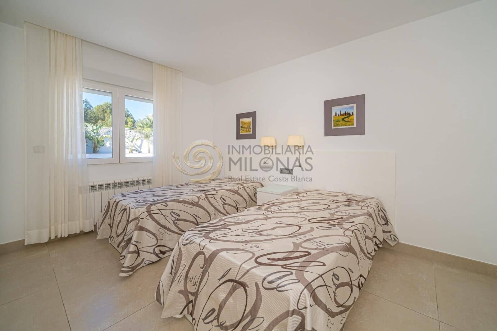 4 bedroom Villa for sale in Alfaz del Pi / L'Alfas del Pi with pool garage - € 1,195,000 (Ref: 8865967)