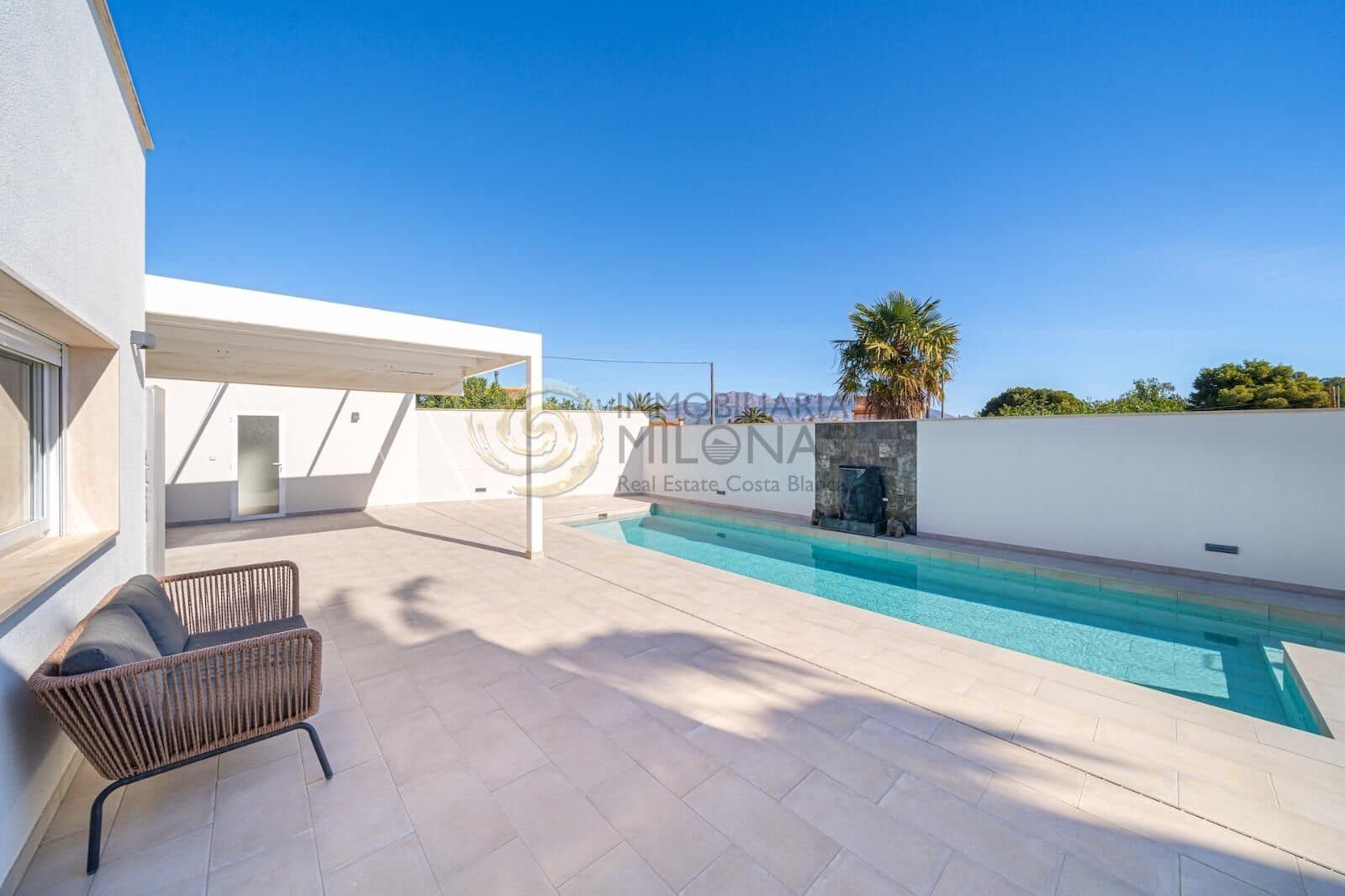 4 bedroom Villa for sale in Alfaz del Pi / L'Alfas del Pi with pool garage - € 1,195,000 (Ref: 8865967)
