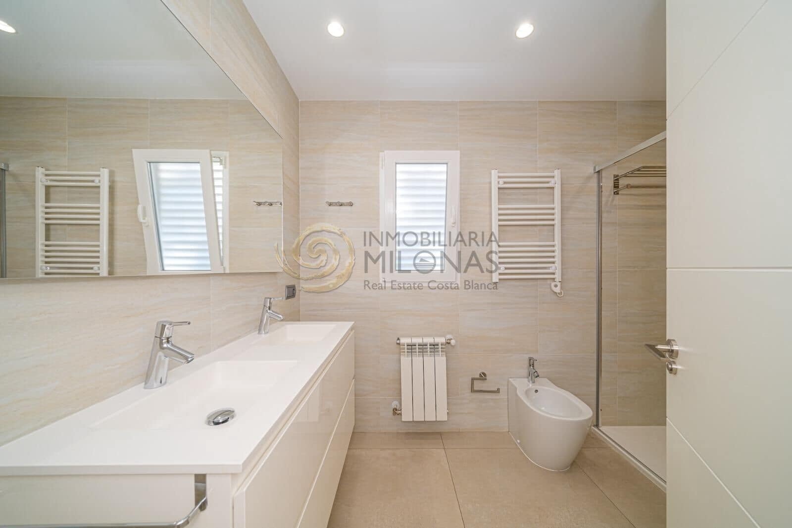 4 bedroom Villa for sale in Alfaz del Pi / L'Alfas del Pi with pool garage - € 1,195,000 (Ref: 8865967)