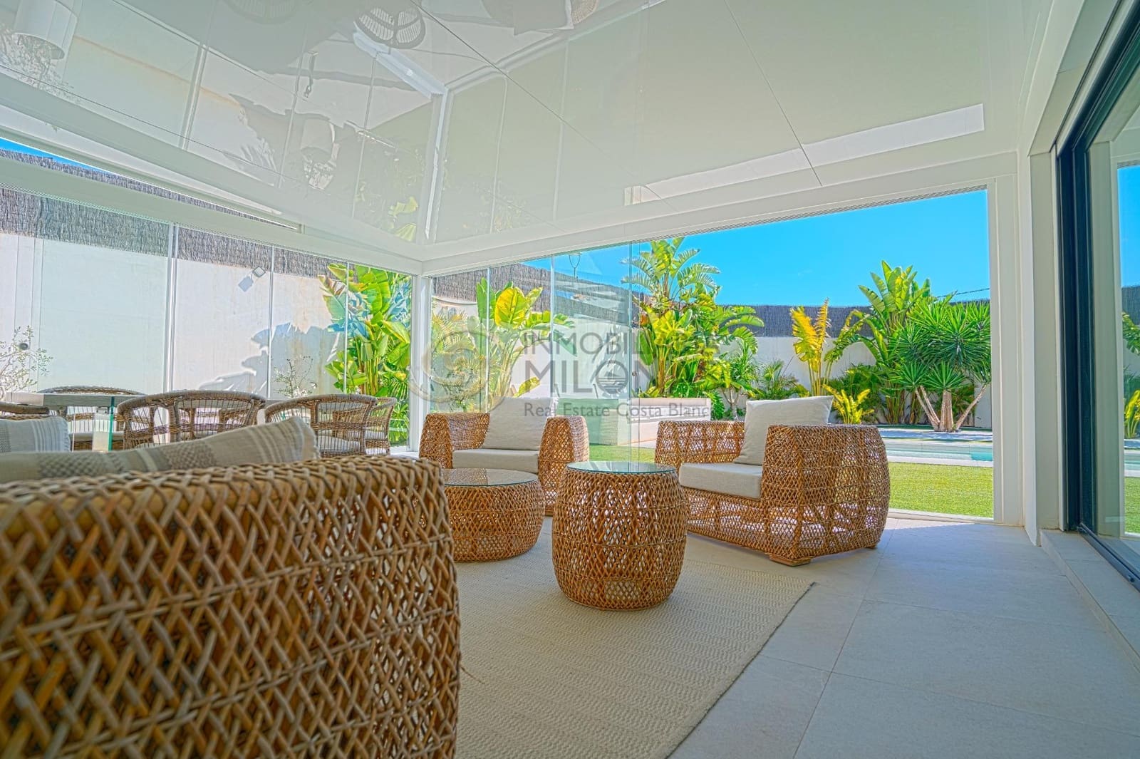 3 bedroom Villa for sale in Albir with pool - € 825,000 (Ref: 8865968)