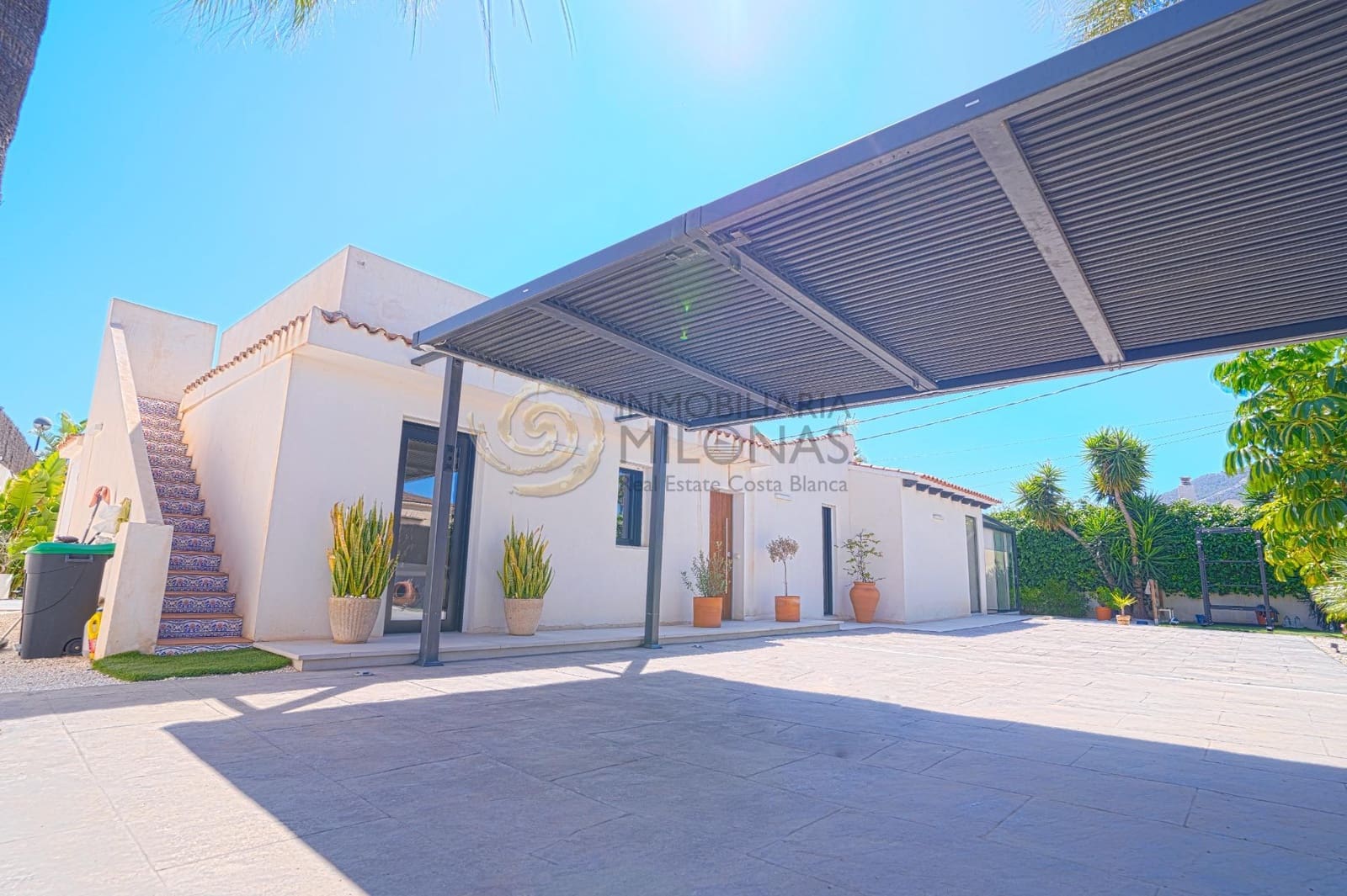 3 bedroom Villa for sale in Albir with pool - € 825,000 (Ref: 8865968)