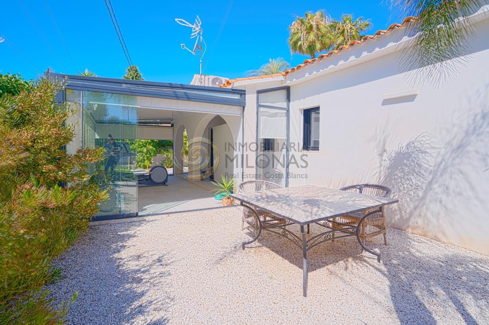 3 bedroom Villa for sale in Albir with pool - € 825,000 (Ref: 8865968)
