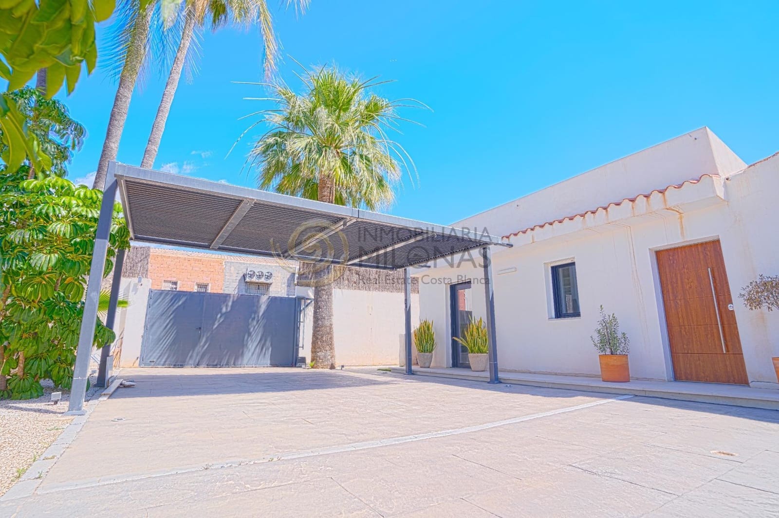3 bedroom Villa for sale in Albir with pool - € 825,000 (Ref: 8865968)