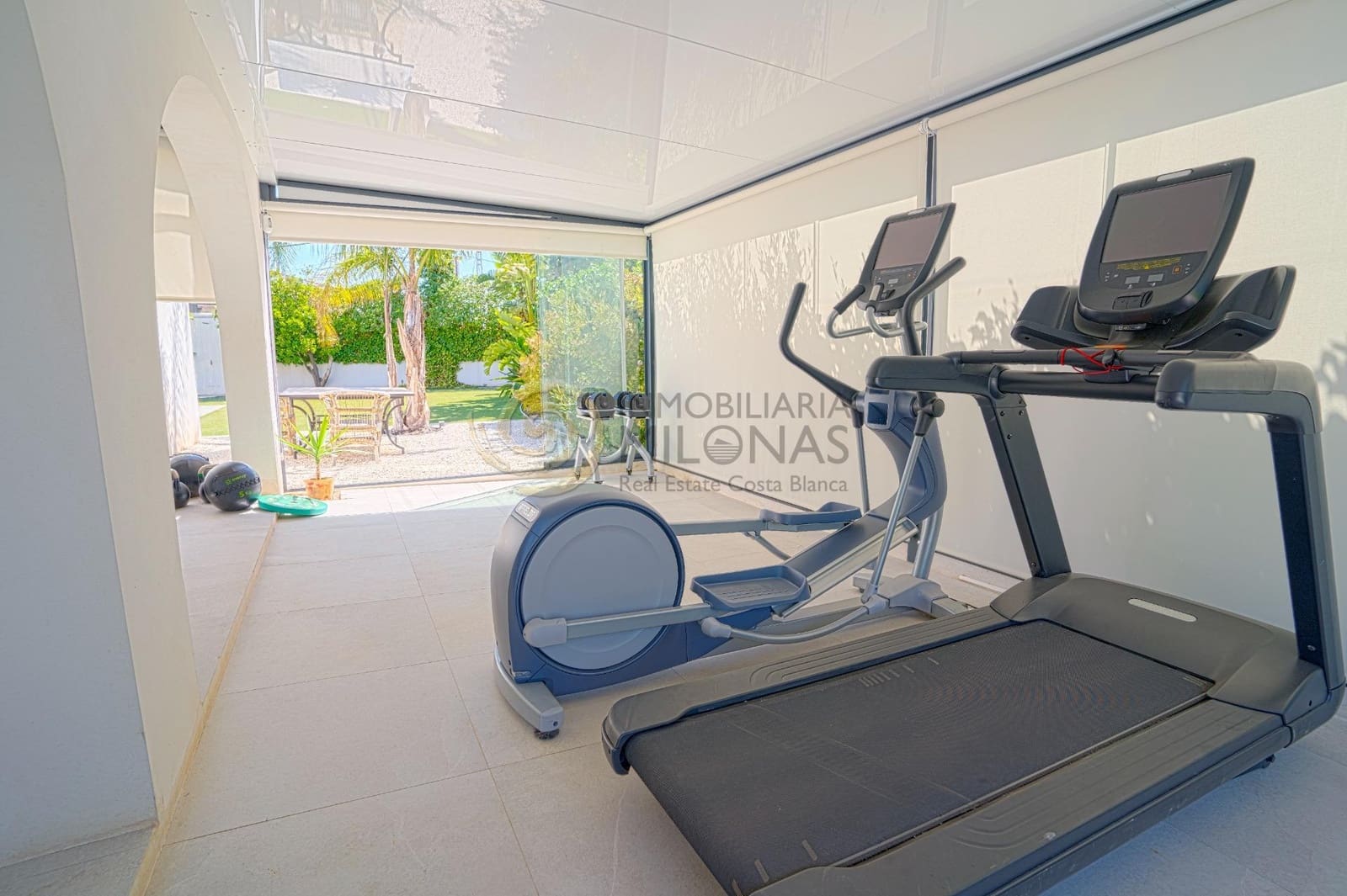 3 bedroom Villa for sale in Albir with pool - € 825,000 (Ref: 8865968)