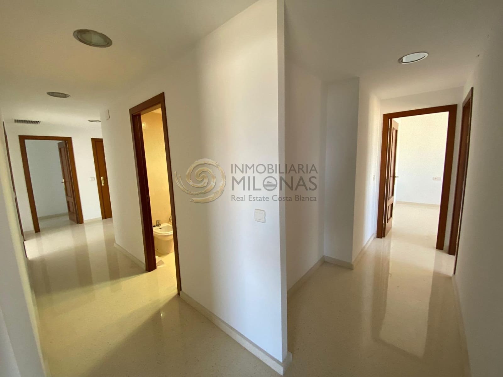 4 slaapkamer Flat te huur in Benidorm met zwembad garage - € 1.800 (Ref: 8865969)