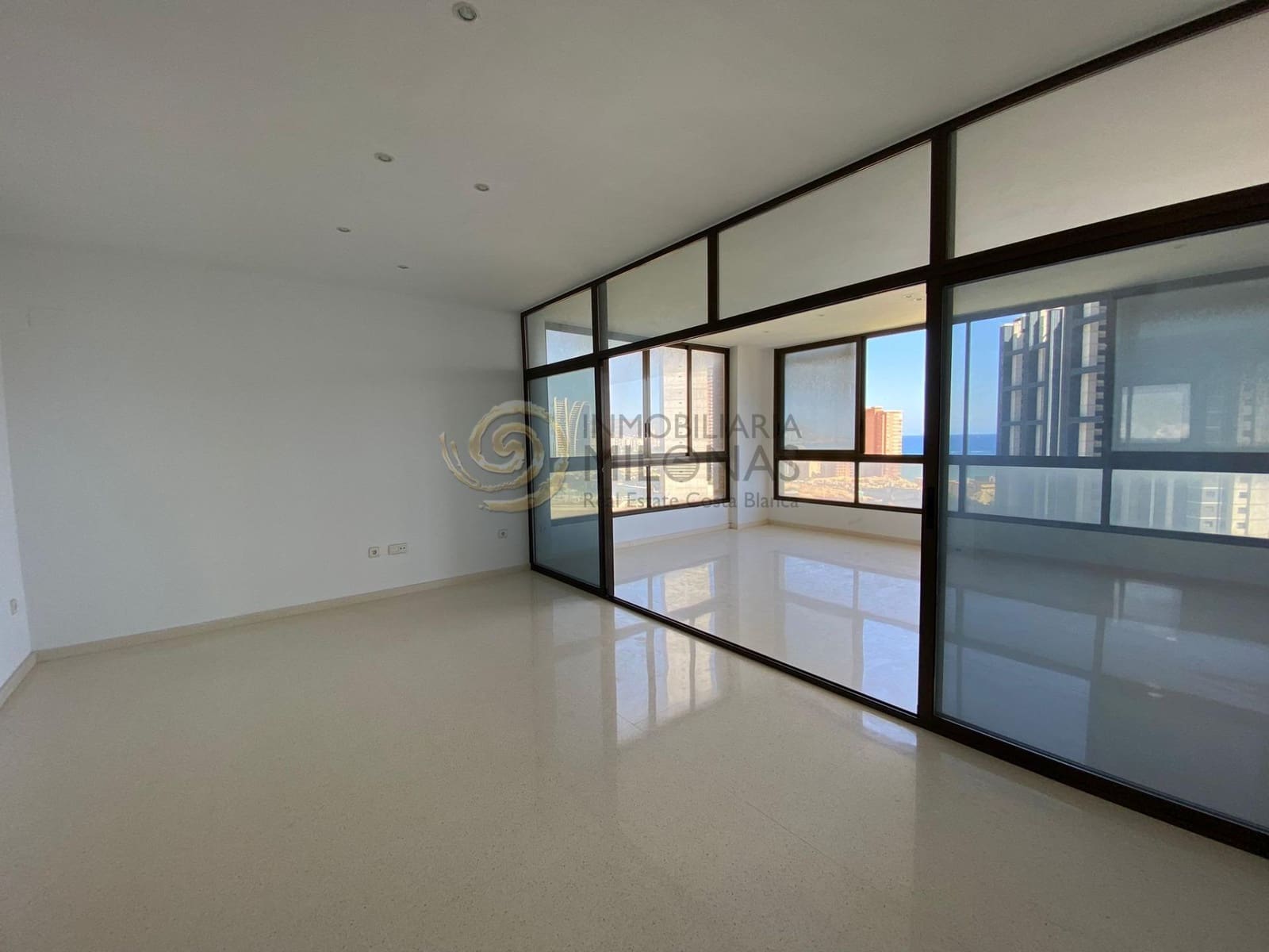 4 slaapkamer Flat te huur in Benidorm met zwembad garage - € 1.800 (Ref: 8865969)