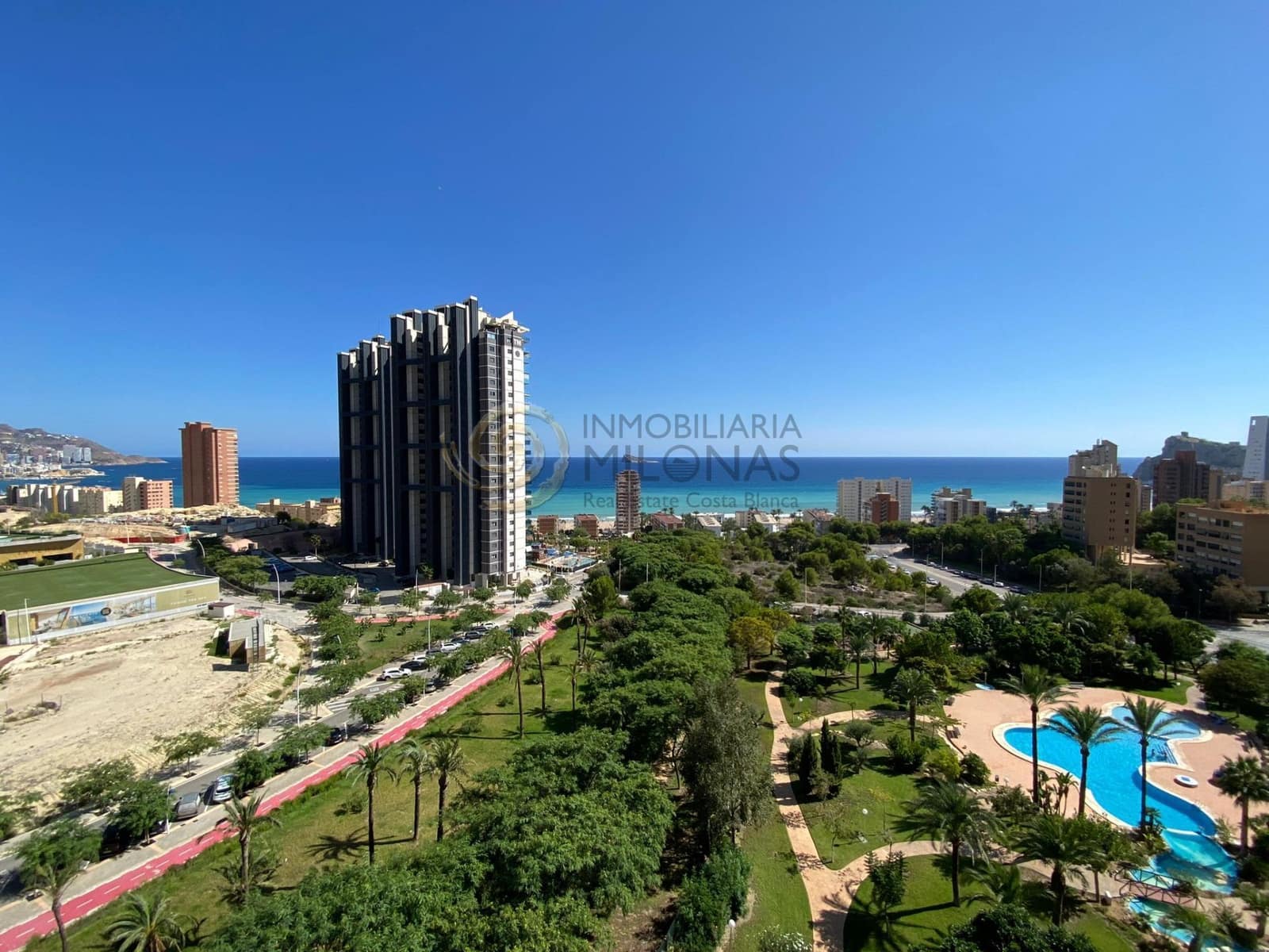 4 slaapkamer Flat te huur in Benidorm met zwembad garage - € 1.800 (Ref: 8865969)