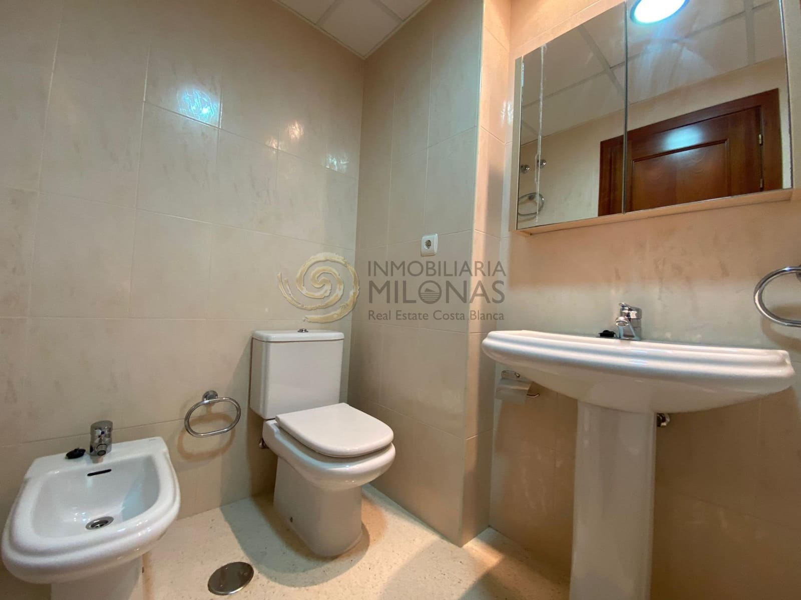 4 slaapkamer Flat te huur in Benidorm met zwembad garage - € 1.800 (Ref: 8865969)