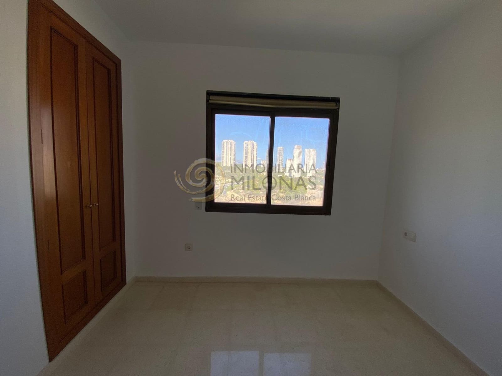4 slaapkamer Flat te huur in Benidorm met zwembad garage - € 1.800 (Ref: 8865969)