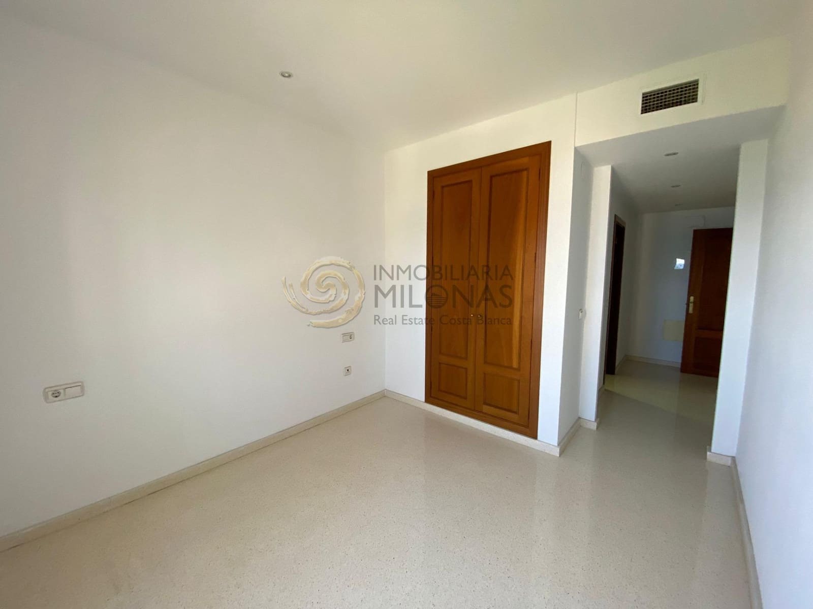 4 slaapkamer Flat te huur in Benidorm met zwembad garage - € 1.800 (Ref: 8865969)