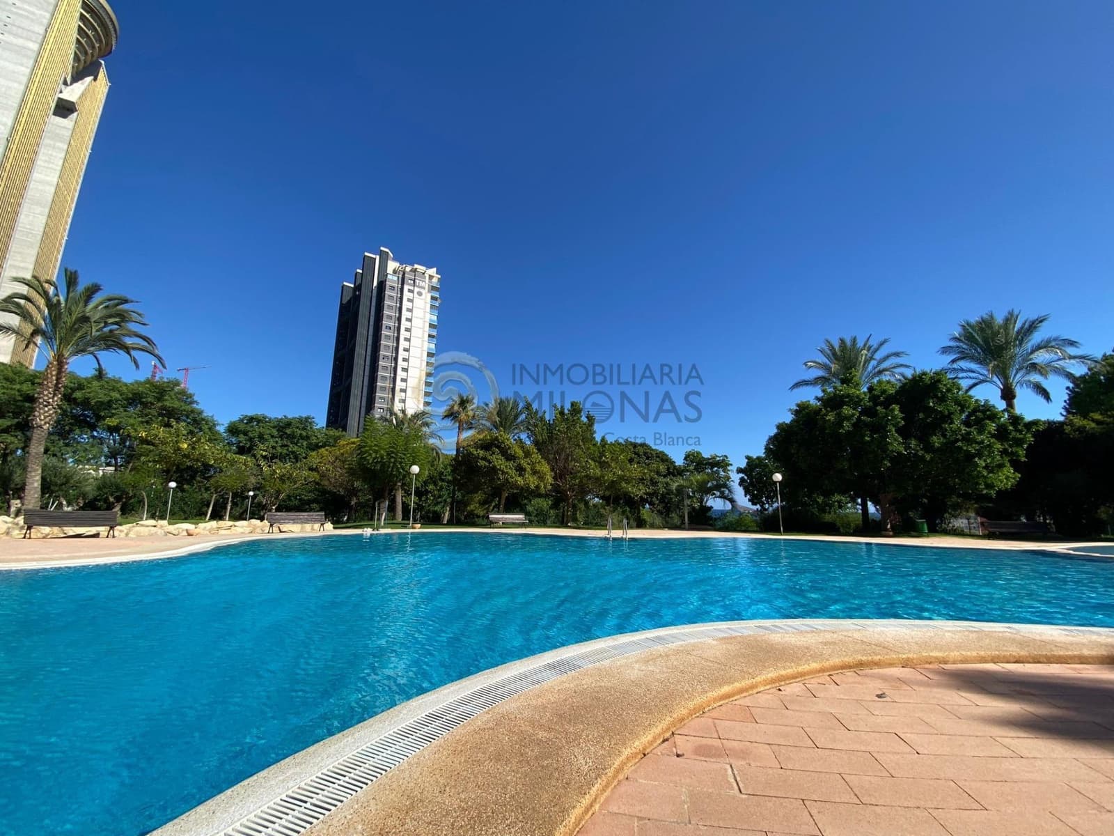 4 slaapkamer Flat te huur in Benidorm met zwembad garage - € 1.800 (Ref: 8865969)