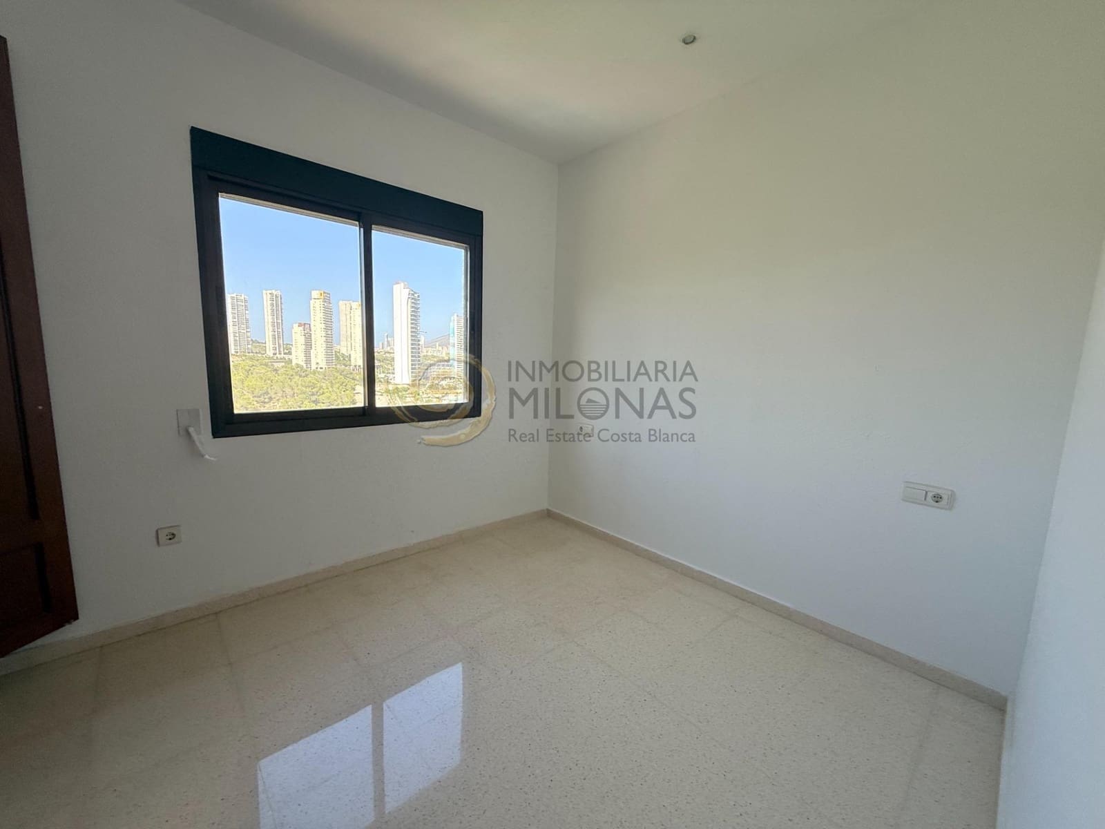 4 bedroom Flat for rent in Benidorm with pool - € 1,800 (Ref: 8865969)