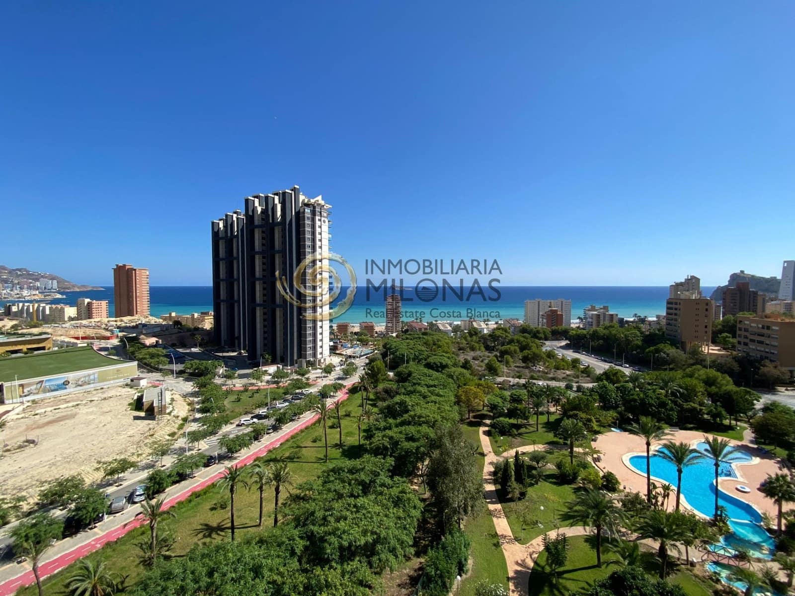 4 bedroom Flat for rent in Benidorm with pool - € 1,800 (Ref: 8865969)
