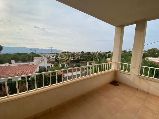 Chalet de 5 habitaciones en La Nucia en venta con piscina garaje - 515.000 € (Ref: 8865977)