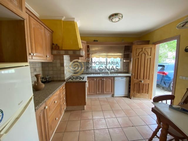 Chalet de 5 habitaciones en La Nucia en venta con piscina garaje - 515.000 € (Ref: 8865977)