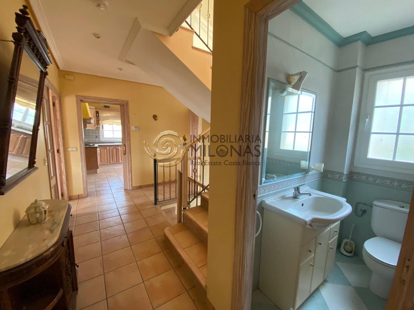 5 bedroom Villa for sale in La Nucia with pool garage - € 515,000 (Ref: 8865977)