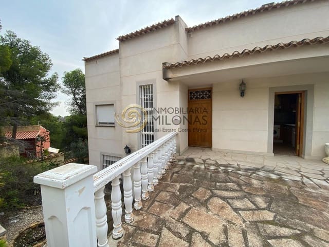 Chalet de 5 habitaciones en La Nucia en venta con piscina garaje - 515.000 € (Ref: 8865977)