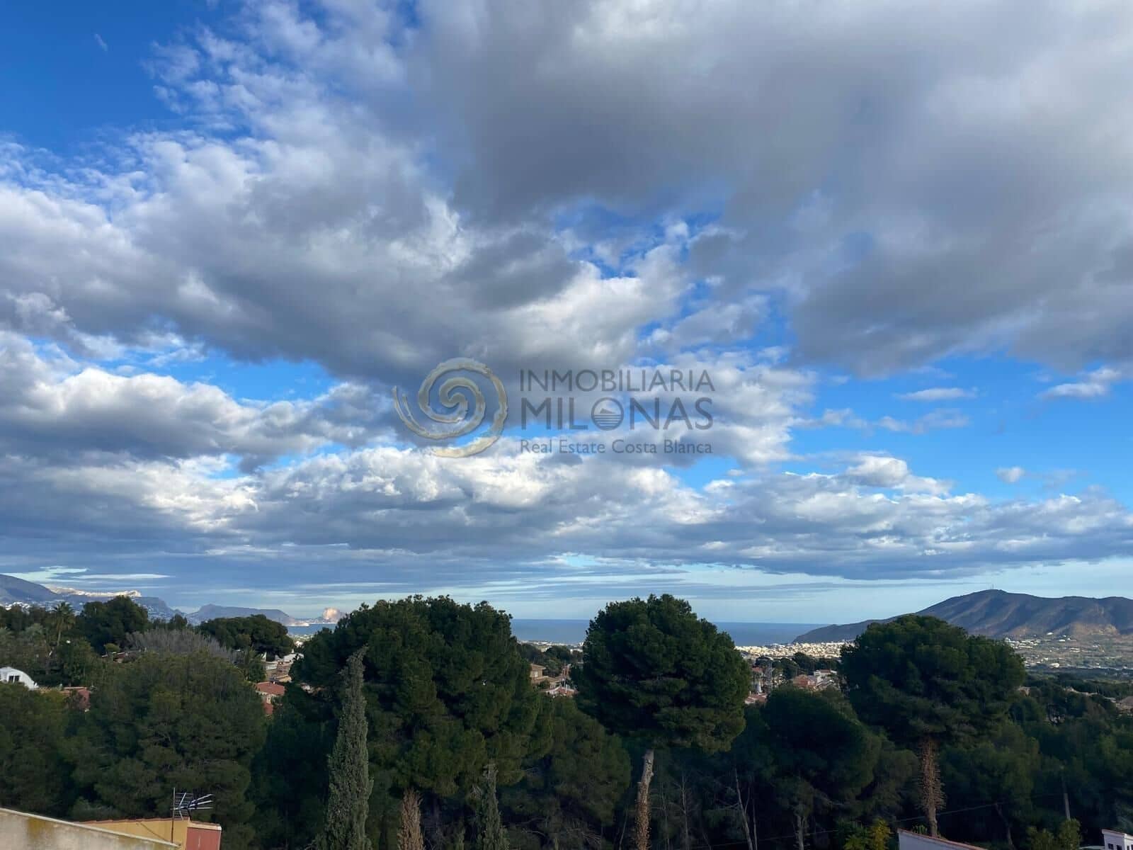 5 bedroom Villa for sale in La Nucia with pool garage - € 515,000 (Ref: 8865977)