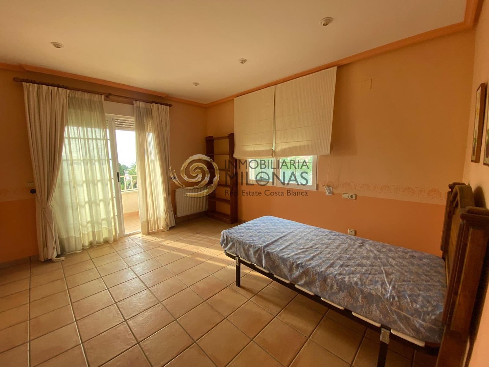 5 bedroom Villa for sale in La Nucia with pool garage - € 515,000 (Ref: 8865977)