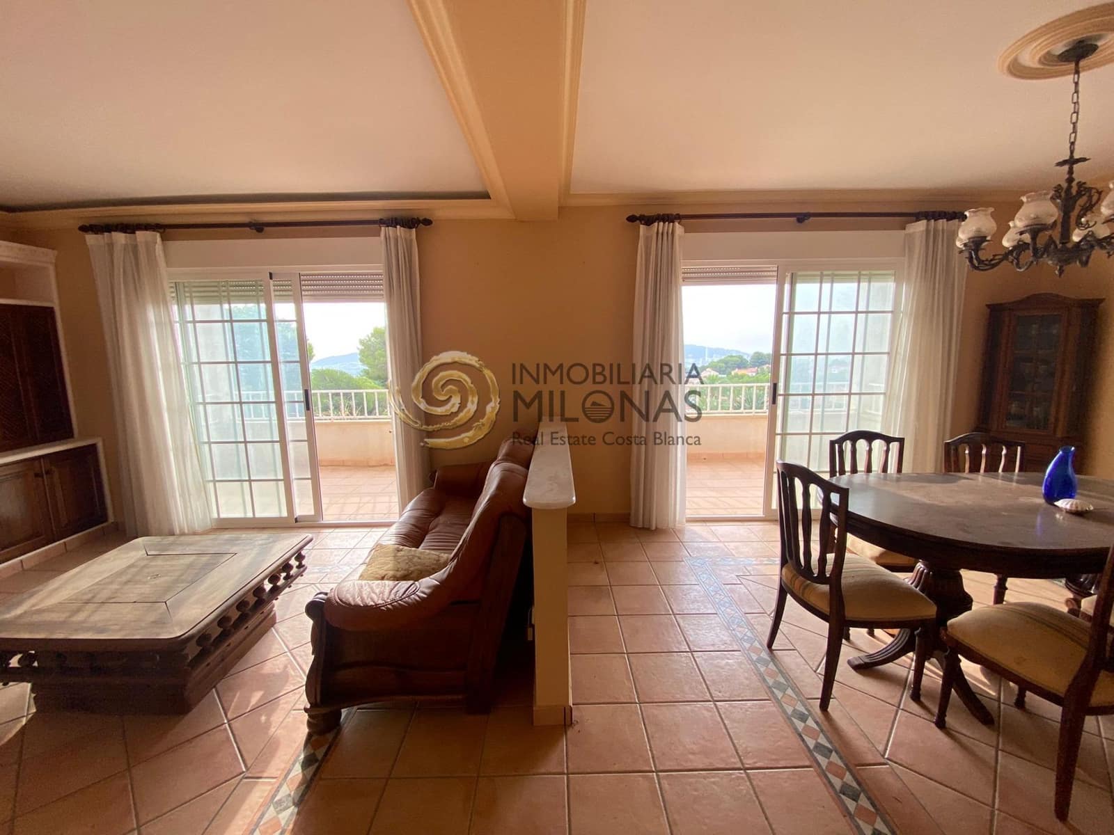 5 bedroom Villa for sale in La Nucia with pool garage - € 515,000 (Ref: 8865977)