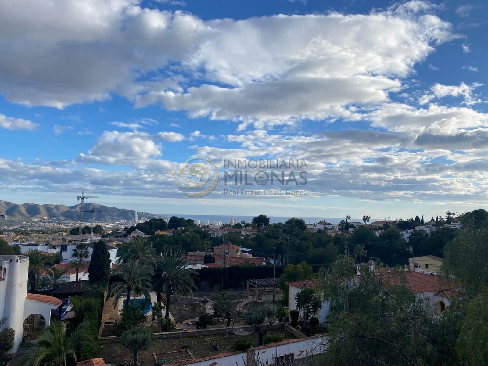 5 bedroom Villa for sale in La Nucia with pool garage - € 515,000 (Ref: 8865977)