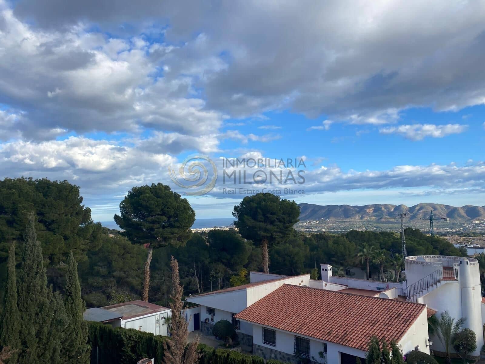 5 bedroom Villa for sale in La Nucia with pool garage - € 515,000 (Ref: 8865977)