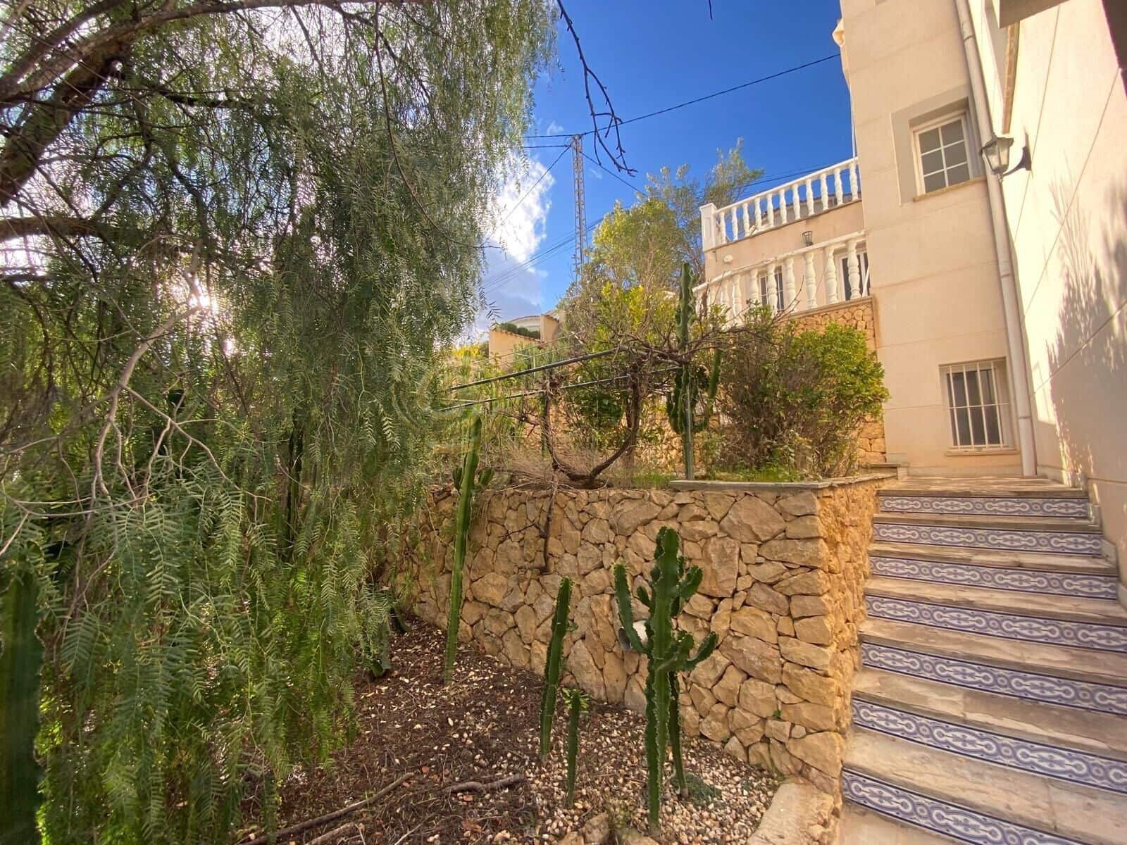 5 bedroom Villa for sale in La Nucia with pool garage - € 515,000 (Ref: 8865977)