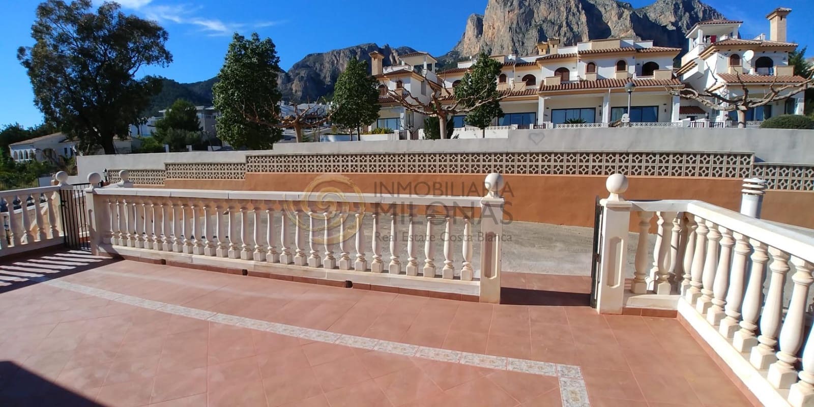 5 makuuhuone Huvila myytävänä paikassa Polop mukana uima-altaan 
autotalli - 636 600 € (Ref: 8865979)