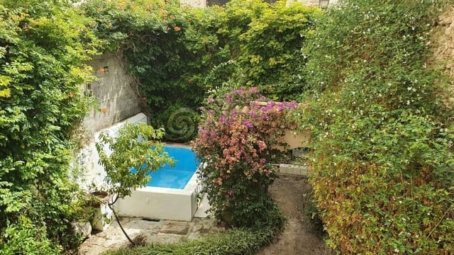 8 bedroom Townhouse for sale in Sella with pool - € 402,990 (Ref: 8865984)