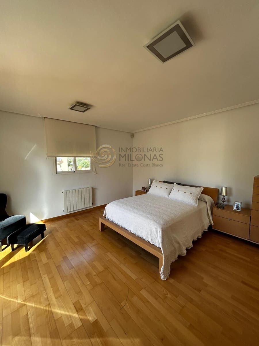 4 sypialnia Willa na sprzedaż w Benidorm z basenem garażem - 750 000 € (Ref: 8865990)