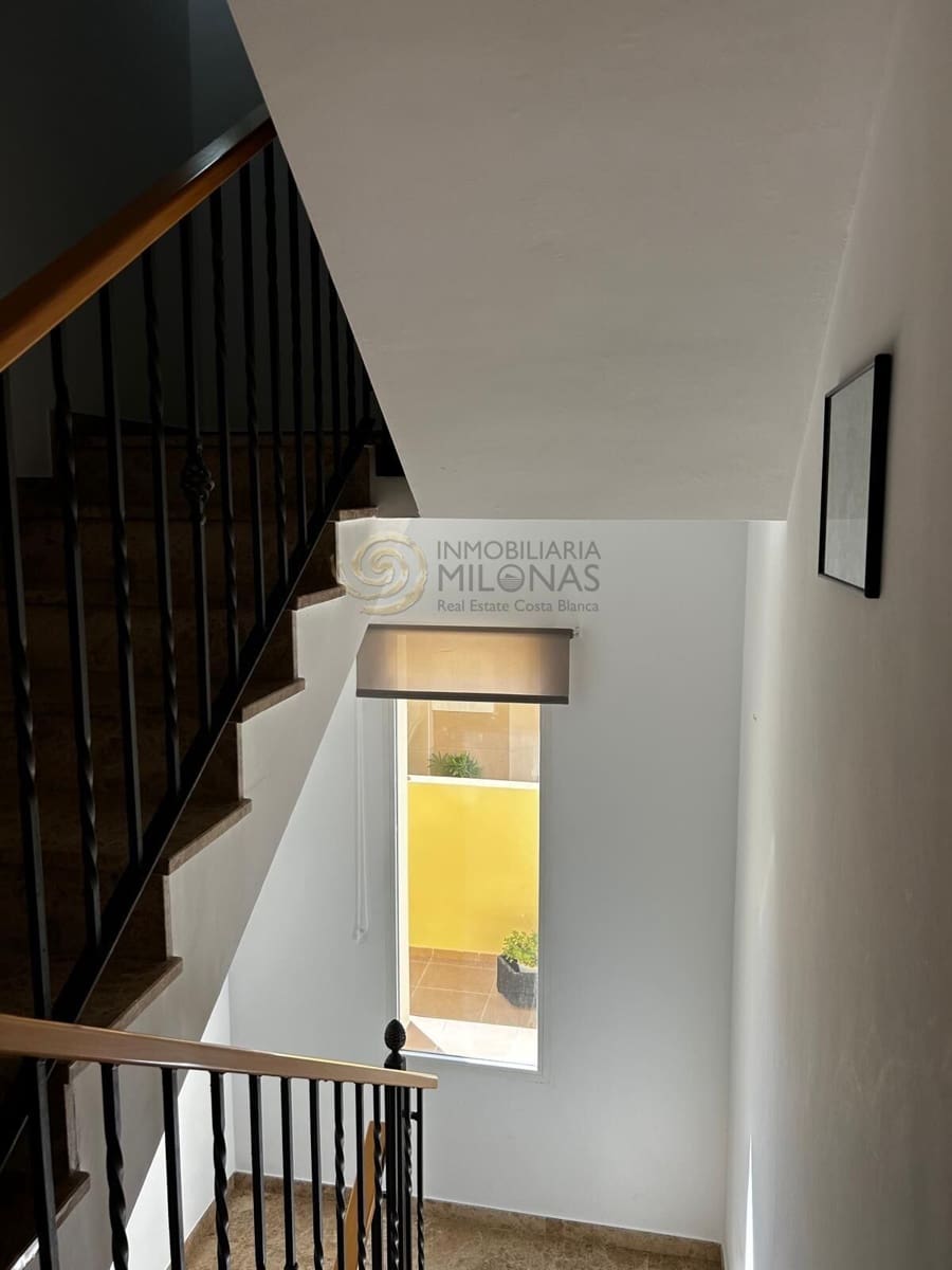 4 sypialnia Willa na sprzedaż w Benidorm z basenem garażem - 750 000 € (Ref: 8865990)