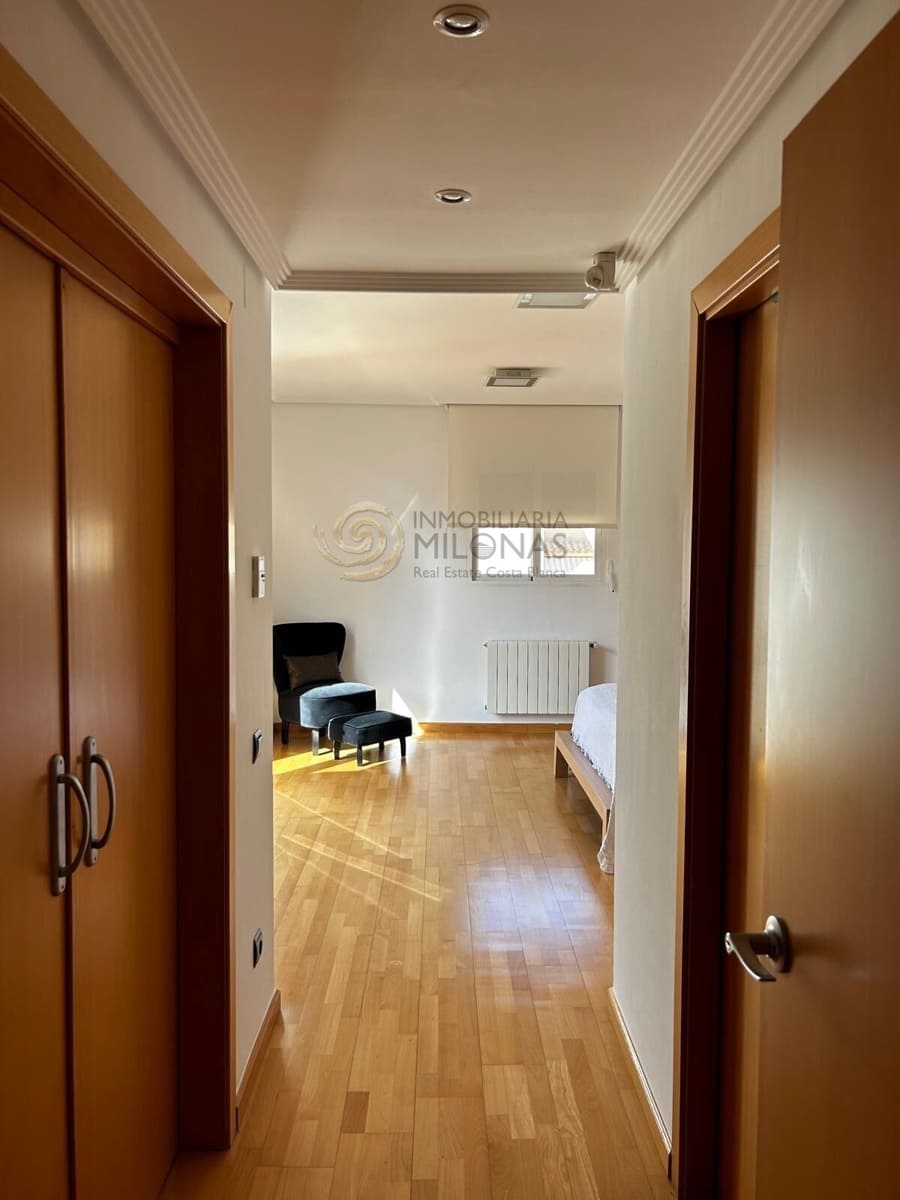 4 sypialnia Willa na sprzedaż w Benidorm z basenem garażem - 750 000 € (Ref: 8865990)