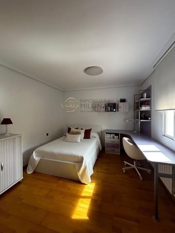 4 sypialnia Willa na sprzedaż w Benidorm z basenem garażem - 750 000 € (Ref: 8865990)