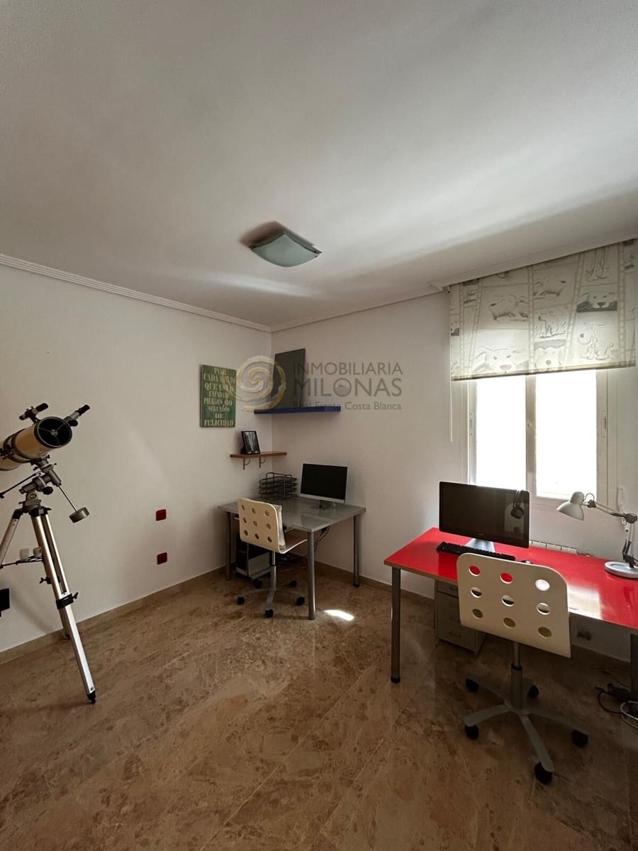 4 sypialnia Willa na sprzedaż w Benidorm z basenem garażem - 750 000 € (Ref: 8865990)