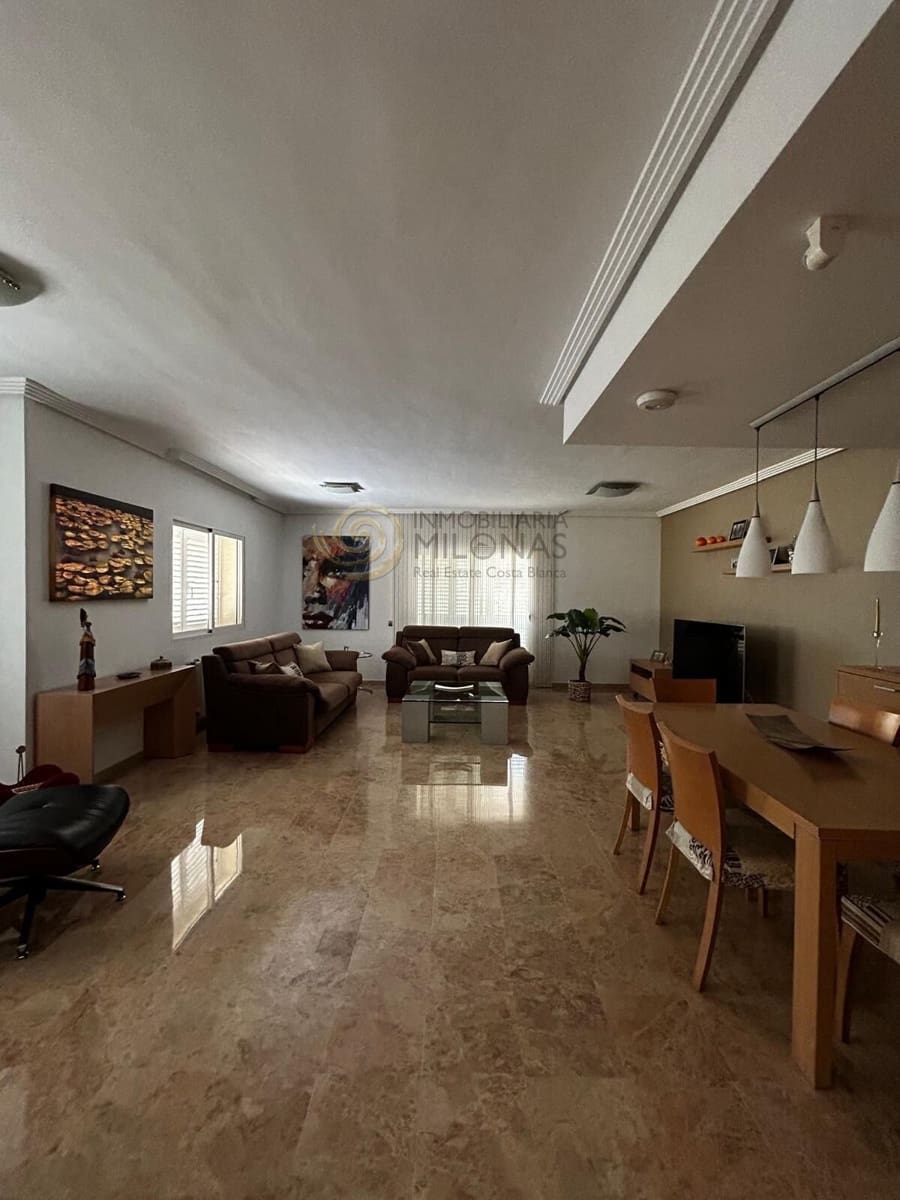 4 sypialnia Willa na sprzedaż w Benidorm z basenem garażem - 750 000 € (Ref: 8865990)