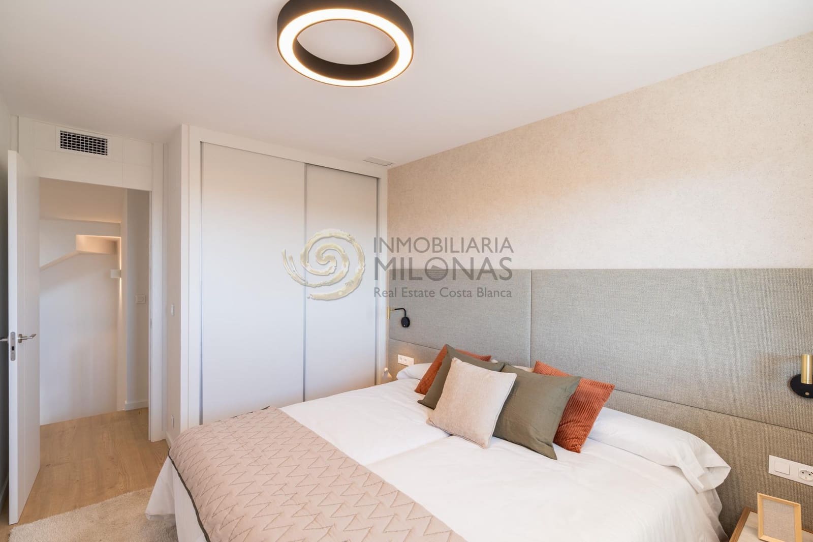 4 soverom Kjedet enebolig til salgs i La Nucia med svømmebasseng - € 427 000 (Ref: 8865994)