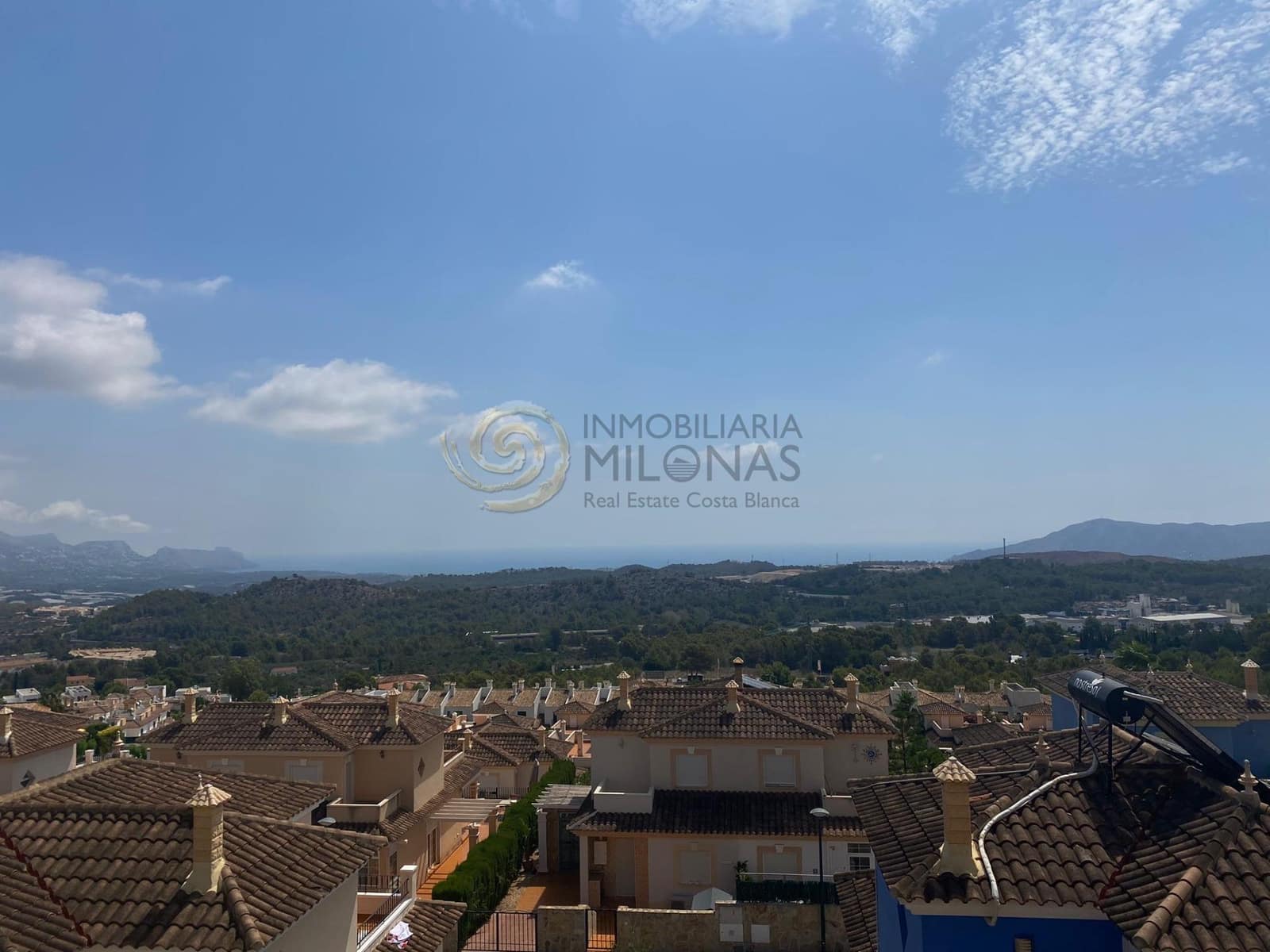 3 bedroom Villa for sale in Polop with pool - € 466,000 (Ref: 8865998)