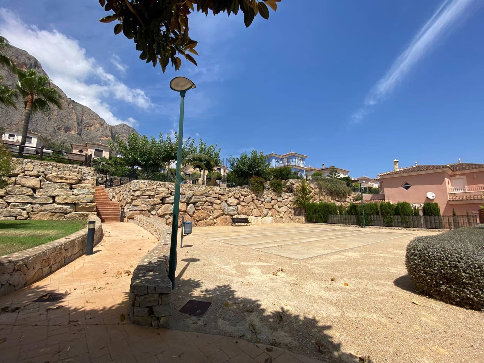 3 bedroom Villa for sale in Polop with pool - € 466,000 (Ref: 8865998)