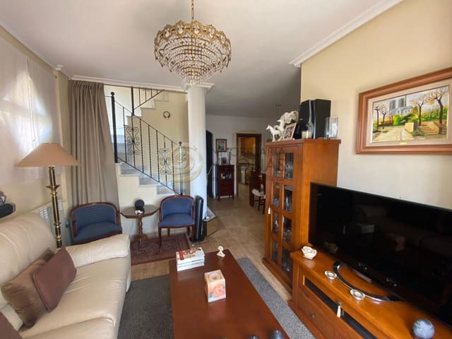 Chalet de 3 habitaciones en Polop en venta con piscina - 466.000 € (Ref: 8865998)